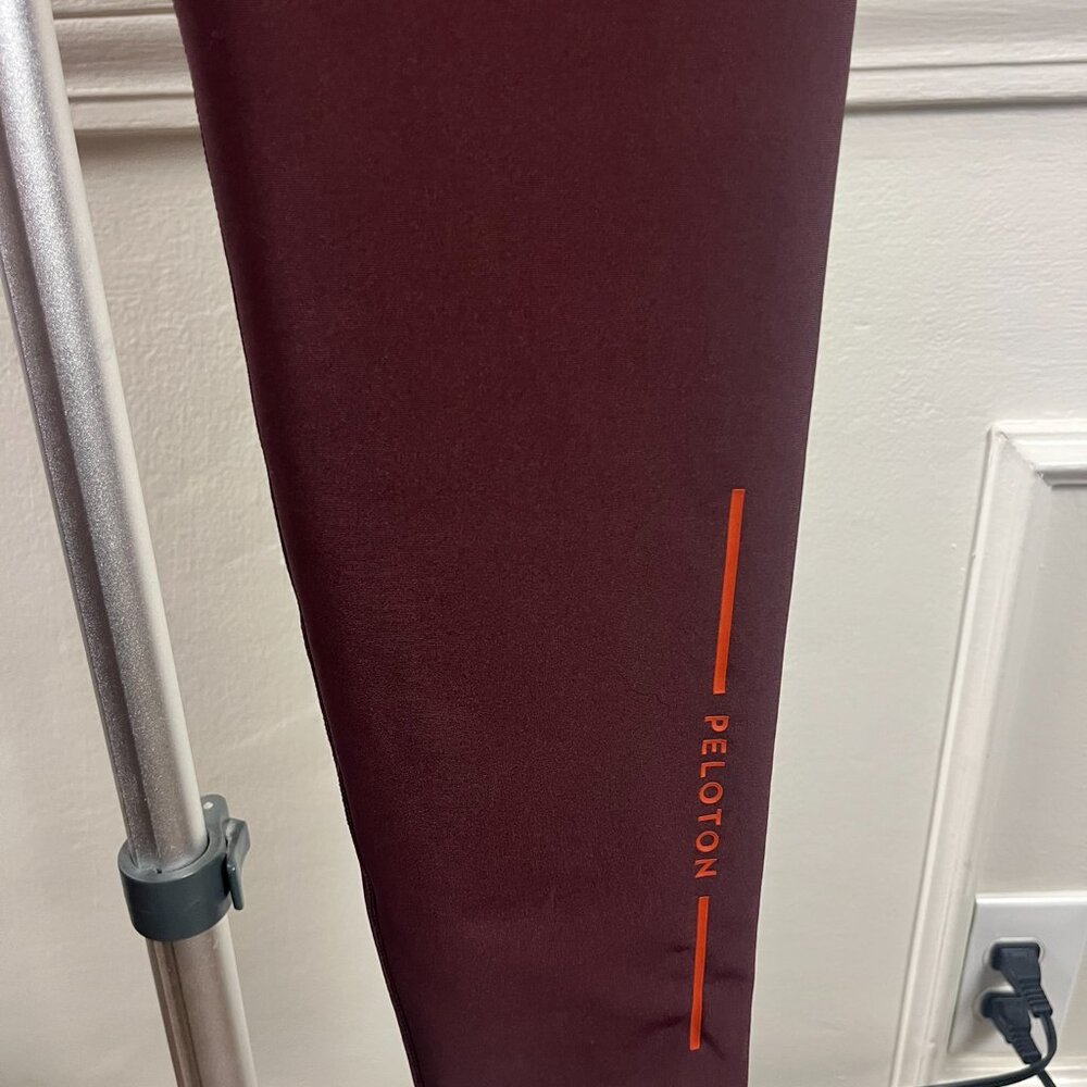 NWT Peloton Show Up Legging - XL